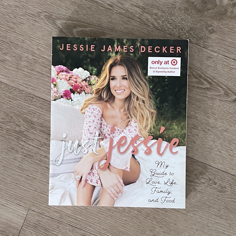Just Jessie by Jessie James Decker Signed Copy • Book